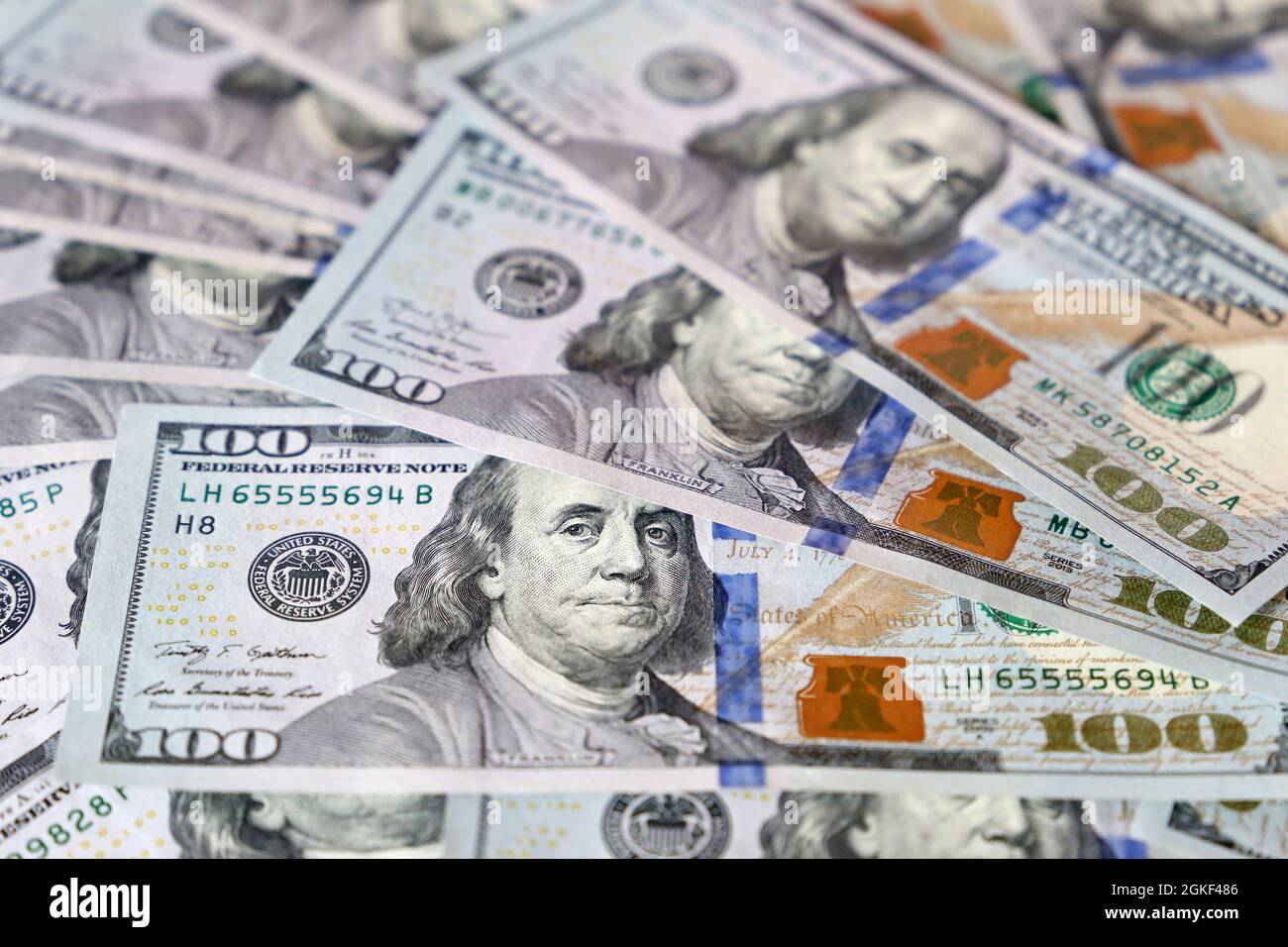 Banconote in dollari USA, valuta cartacea per il background. Concetto di economia americana e globale, tasso di cambio Foto Stock