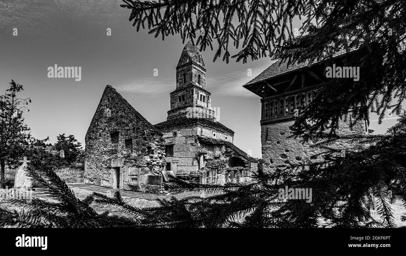 La storica chiesa ortodossa di Densus in Romania Foto Stock