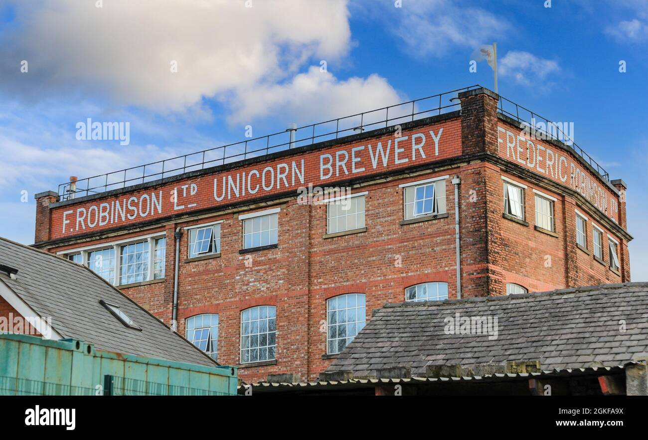 L'esterno di edifici di Frederic Robinson's Unicorn Brewery, Stockport, Manchester, Inghilterra, Regno Unito Foto Stock