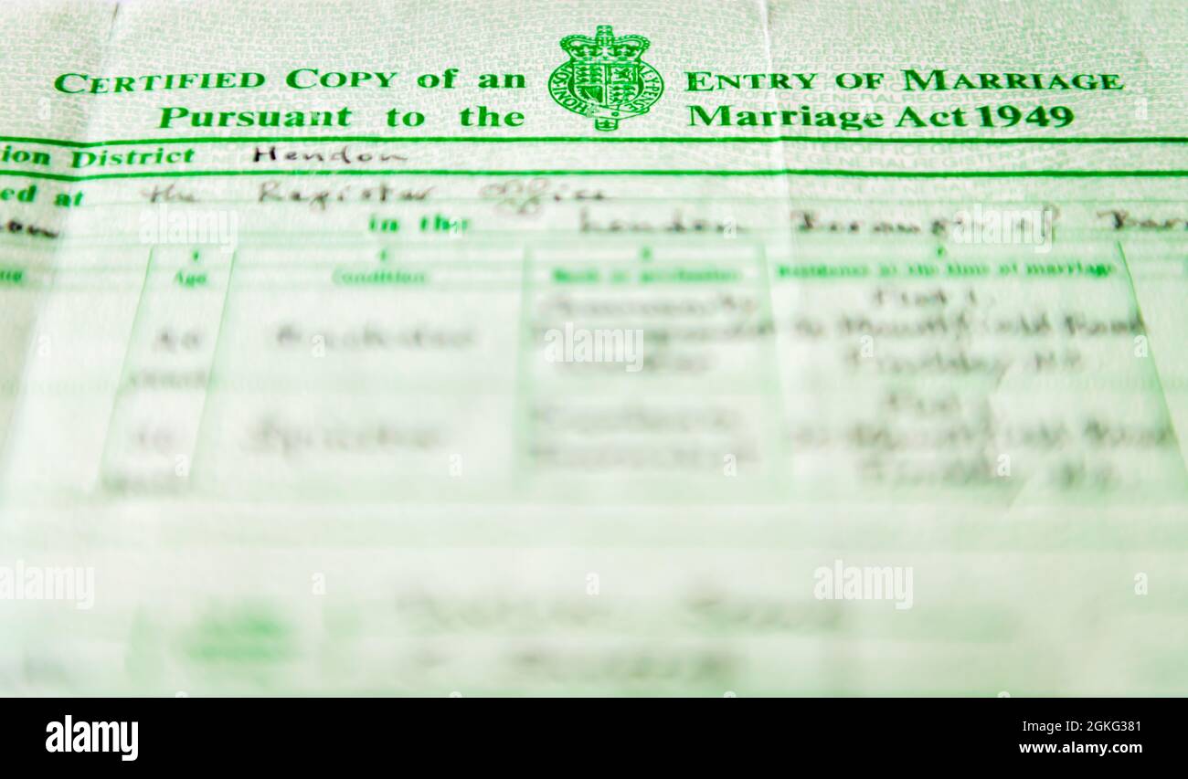 Una copia di un certificato di matrimonio britannico. Foto Stock