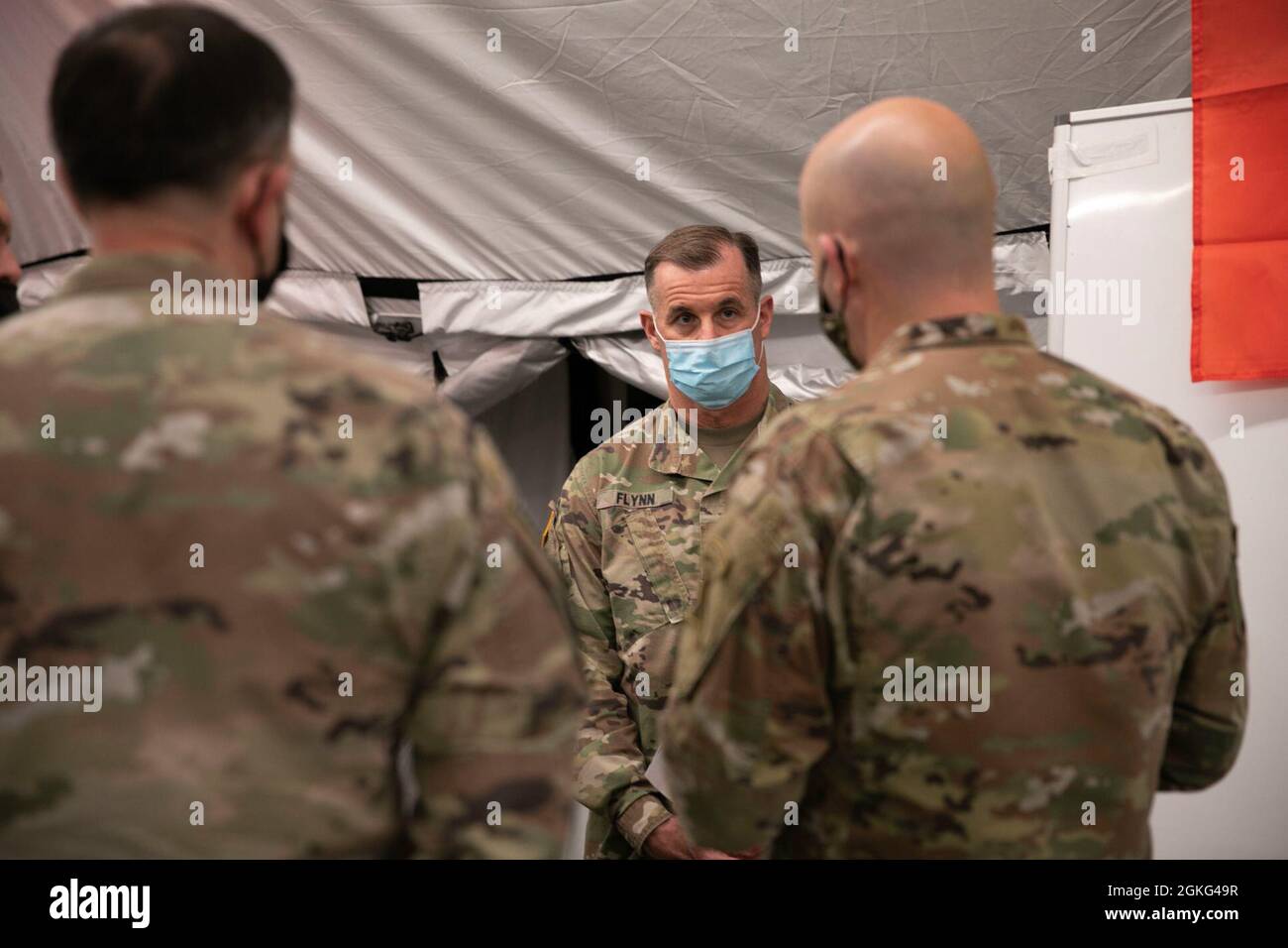 Gen. Charles Flynn, Vice Capo dello Stato maggiore, G-3/5/7, sede centrale, Dipartimento dell'esercito, briefing dirigenti senior durante il combattimento 21-4, 14 aprile 2021, Fort Hood, Texas. Warfighter 21-4 è un evento di addestramento militare che sfida i comandanti e il personale senior in una simulazione di campo di battaglia guidata dal computer. Warfighter 21-4 è il più grande dei 35 anni di storia del Mission Command Training Program. Foto Stock