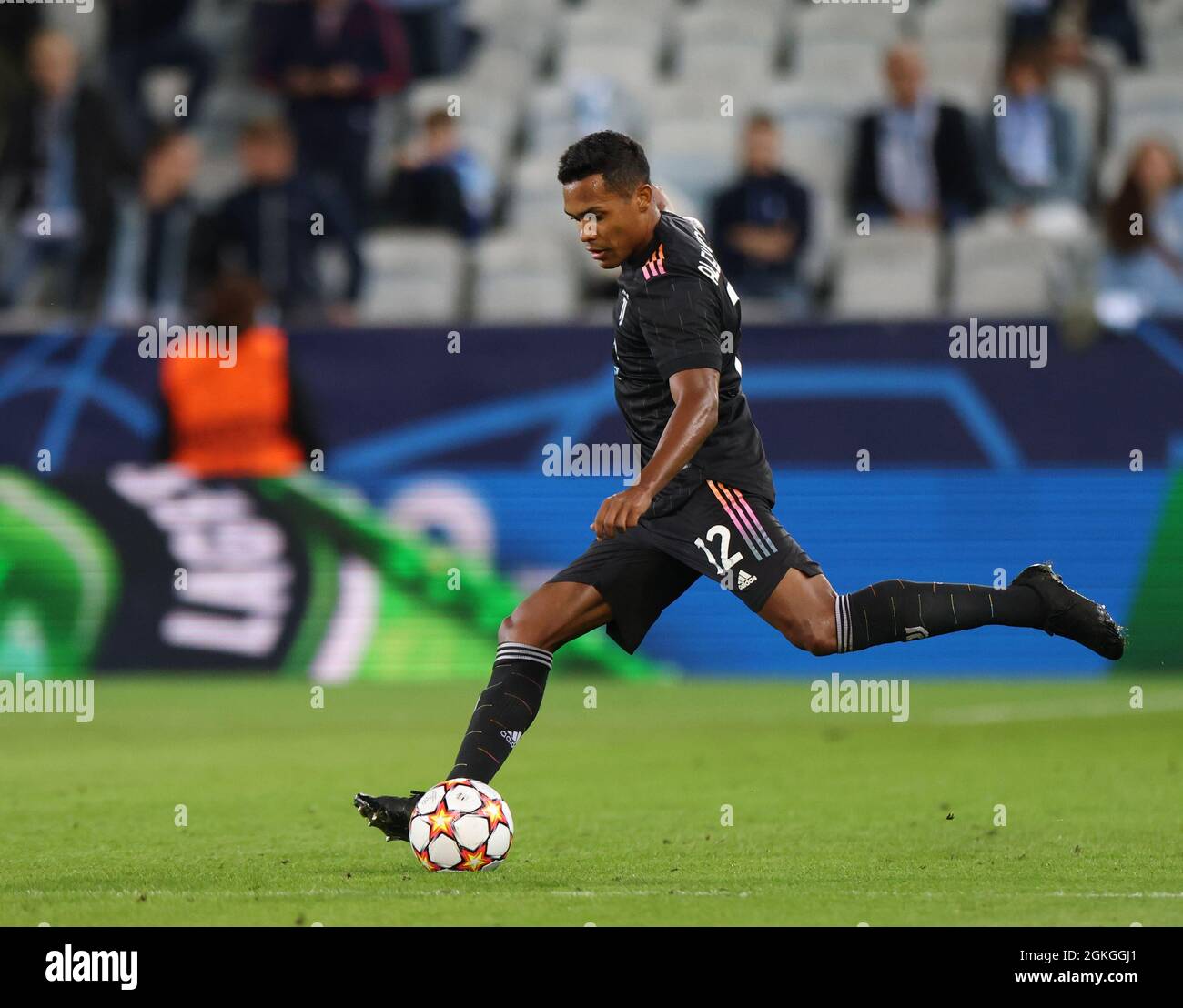 Alex Sandro della Juventus durante la partita di calcio del gruppo H della UEFA Champions League tra Malmo FF e Juventus FC al Malmo New Stadium di Malmo, Svezia, il 14 settembre 2021. Foto: Andreas Hillergren / TT / codice 10600 *** SVEZIA OUT *** Foto Stock