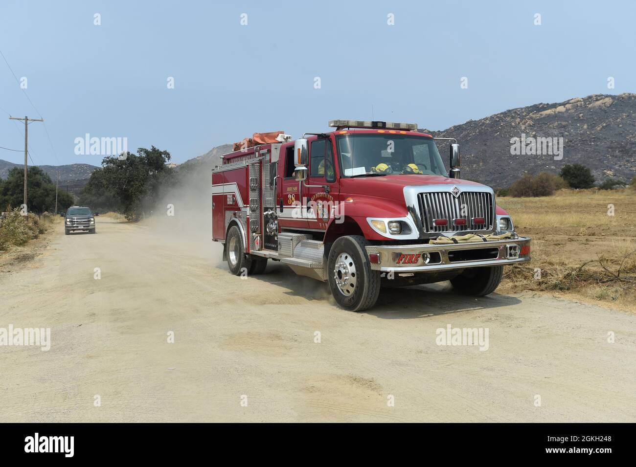 San Diego County Fire Brush Rig risponde a un flare-up a Valley Fire, a est di San Diego. Foto Stock