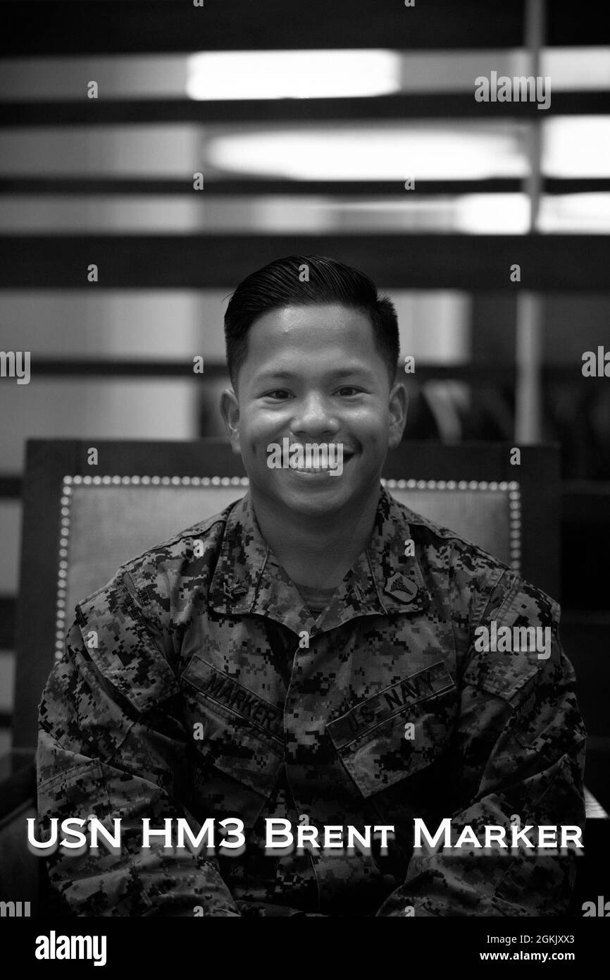 In riconoscimento del Pacific Heritage Month Asiatico evidenziiamo, U.S. Sailor Petty Officer 3a classe Roy Brent Marker, assegnato al 1° Battaglione medico, Camp Pendleton California, che con orgoglio serve i membri della comunità al Community Vaccine Center presso il Bon Carre Business Center a Baton Rouge, Louisiana, 8 maggio 2021. Marker ha un patrimonio filippino e assiste nella somministrazione del vaccino COVID-19 ai membri della comunità di Baton Rouge. Il comando del Nord degli Stati Uniti, attraverso l'Esercito del Nord degli Stati Uniti, rimane impegnato a fornire un supporto continuo e flessibile al Dipartimento della Difesa per l'EME federale Foto Stock