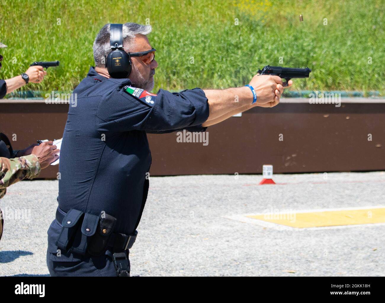 Un Ufficiale Di Polizia Militare Dell'Esercito Italiano Assegnato.