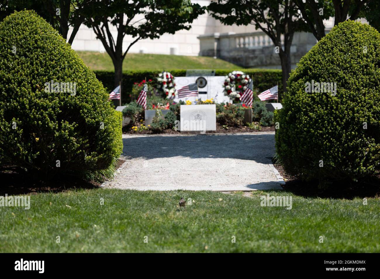 Il Giardino degli Eroi Memorial il 26 maggio 2021 presso la Rhode Island state House, Providence, R.I. Il memoriale è dedicato ai membri del servizio di Rhode Island che hanno fatto il sacrificio finale dal 11 settembre 2001. Foto Stock