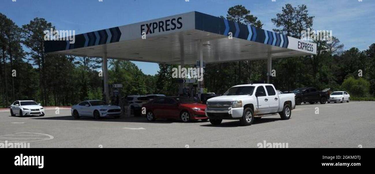 Ci sono state linee per la benzina al gas Express sation su Martin Road, mercoledì 12 maggio 2021 su Redstone Arsenal a Huntsville, Ala., (Eric Schultz / Redstone Rocket) Eric Schultz Foto Stock