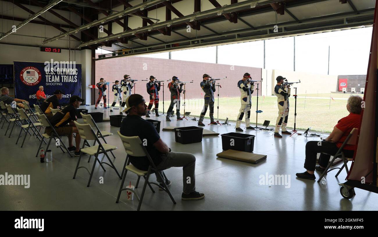 La seconda parte degli USA Shooting 50m Smallbore Olympic Trials ha concluso il 26 maggio con due soldati dell'unità di Marksmanship degli Stati Uniti guadagnando punti sul Team USA, rendendo il totale degli Olympians dall'unità cinque. (E ci sono altri due soldati della riserva dell'esercito degli Stati Uniti sul Team USA che fanno parte del programma dell'atleta della classe mondiale dell'esercito degli Stati Uniti.) Foto Stock