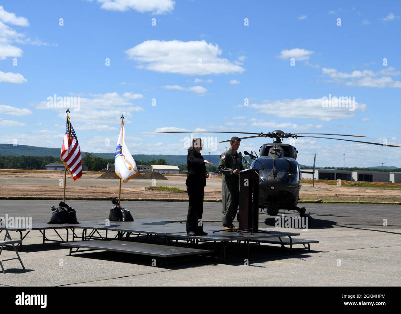 Il 27 maggio 2021 la 104th Fighter Wing e l'aeroporto regionale Westfield-Barnes hanno ospitato una cerimonia rivoluzionaria per l'espansione della Taxiway Sierra. L'espansione di Taxiway Sierra aumenterà il numero di aeromobili che l'aeroporto può ospitare contemporaneamente e faciliterà il movimento più rapido e sicuro degli aerei. Illustri visitatori e relatori all'evento sono stati inclusi: Il Governatore Charlie Baker, il Governatore Karyn Polito, e il Segretario per l'edilizia abitativa e lo sviluppo economico Mike Kennealy si sono Uniti al Congressman Richard Neal, l'Adjutant General della Guardia Nazionale del Massachusetts, il Gen. Gary Keefe, il 104FW Foto Stock