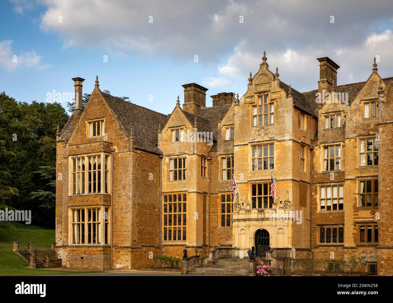 Regno Unito, Inghilterra, Oxfordshire, Banbury, Abbazia di Wroxton, Ingresso del campus britannico della Fairleigh Dickinson University del New Jersey USA Foto Stock