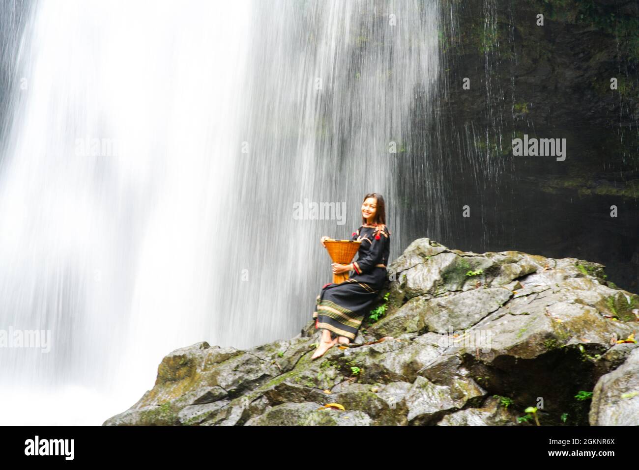 Cascata di Luu Ly nella provincia di Dak Nong nel Vietnam centrale Foto Stock