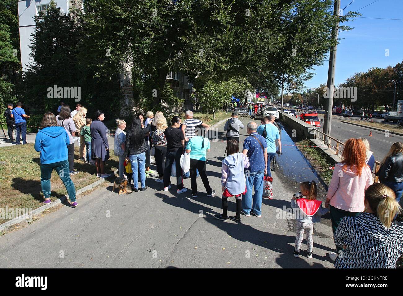 DNIPRO, UCRAINA - 15 SETTEMBRE 2021 - due persone sono morte quando un Nissan Primera auto esplose in Bohdan Khmelnytsky Avenue, Dnipro, Ucraina orientale credito: Ukrinform / Alamy Live News Foto Stock