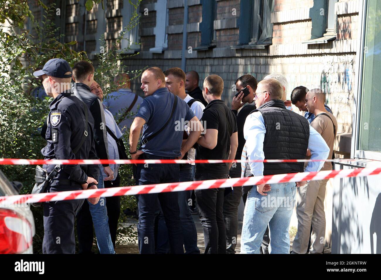 DNIPRO, UCRAINA - 15 SETTEMBRE 2021 - due persone sono morte quando un Nissan Primera auto esplose in Bohdan Khmelnytsky Avenue, Dnipro, Ucraina orientale credito: Ukrinform / Alamy Live News Foto Stock