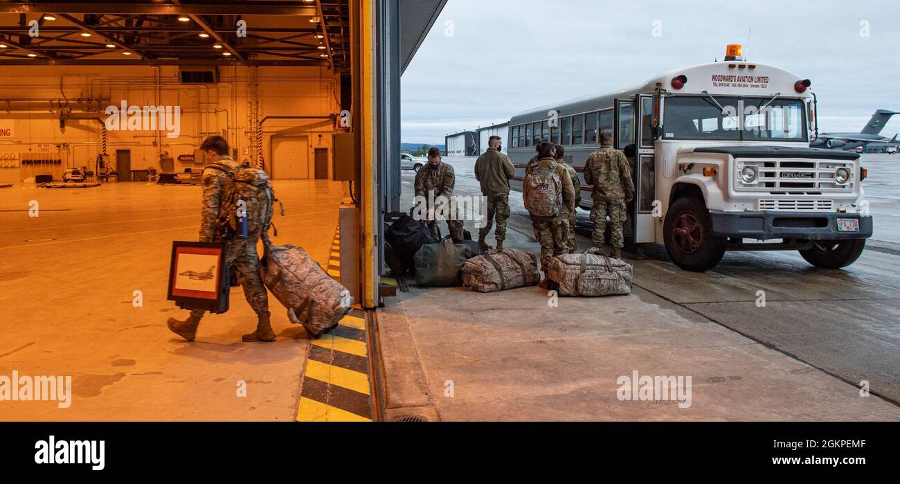 Il personale dell'aeronautica degli Stati Uniti dalla 140th Wing, la Guardia Nazionale dell'aria del Colorado, è arrivato a 5 Wing Goose Bay, Terranova e Labrador per l'esercitazione del NORAD Amalgam Dart 21-1, il 13 giugno 2021. Foto di Master Corporal Krista Blizzard Foto Stock