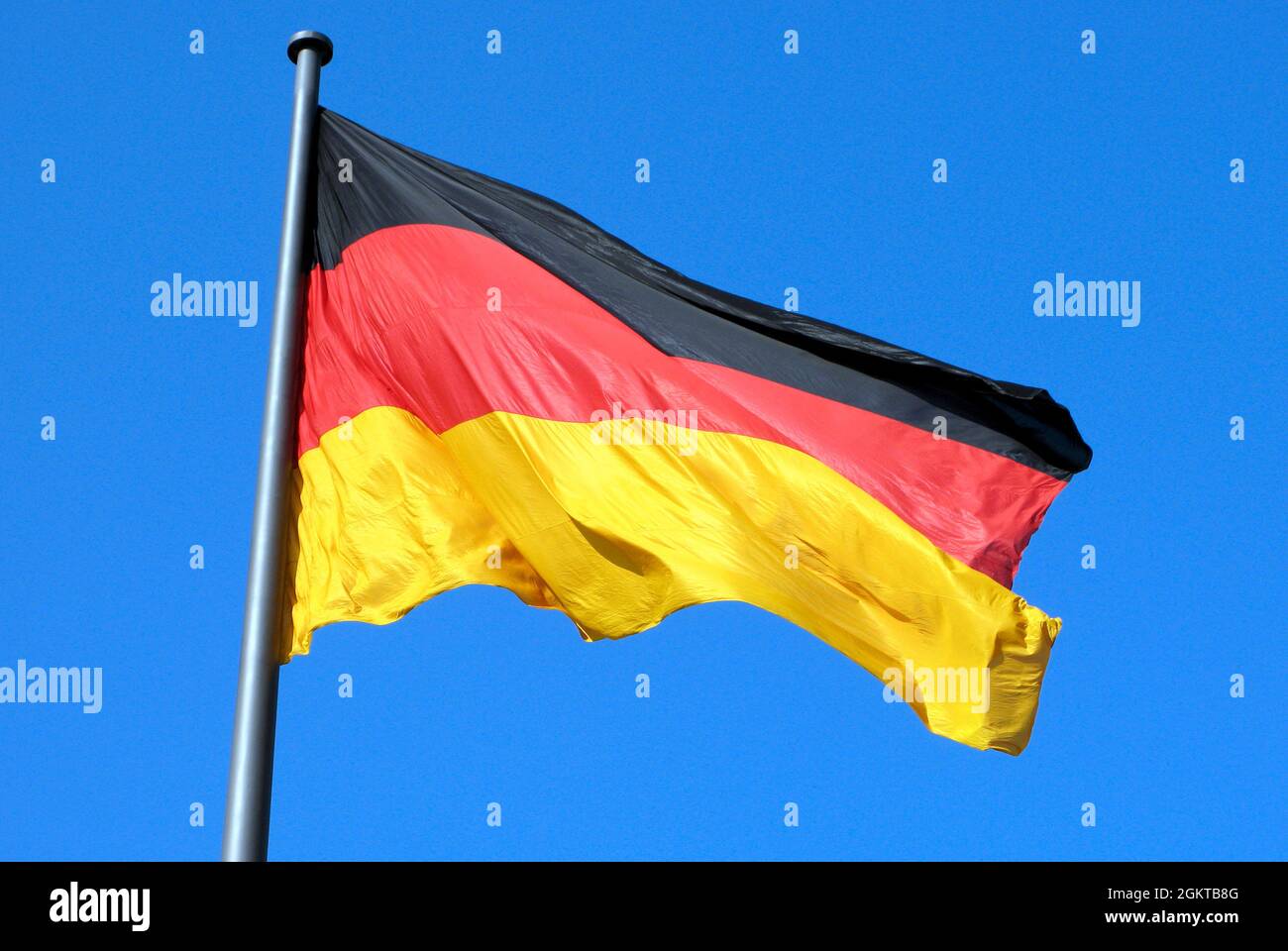 Il tedesco bandiera nazionale nel settore del governo di Berlino. Foto Stock