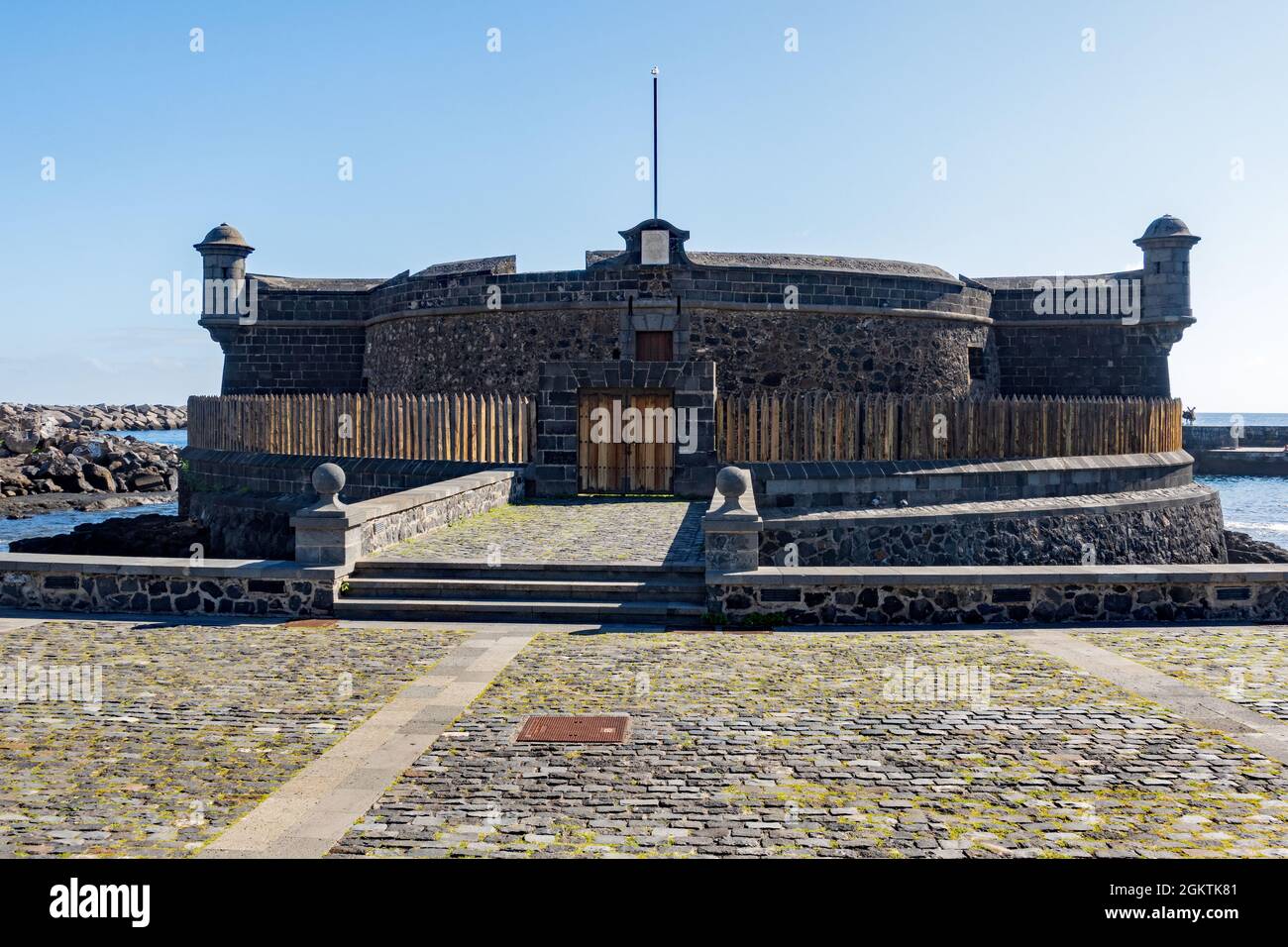 Santa Cruz la Tenerife, Spagna - 27 Dicembre 2019, Vista sul Castello di San Giovanni Battista o Castello Nero 1643, Santa Cruz a Tenerife, Isole Canarie Foto Stock