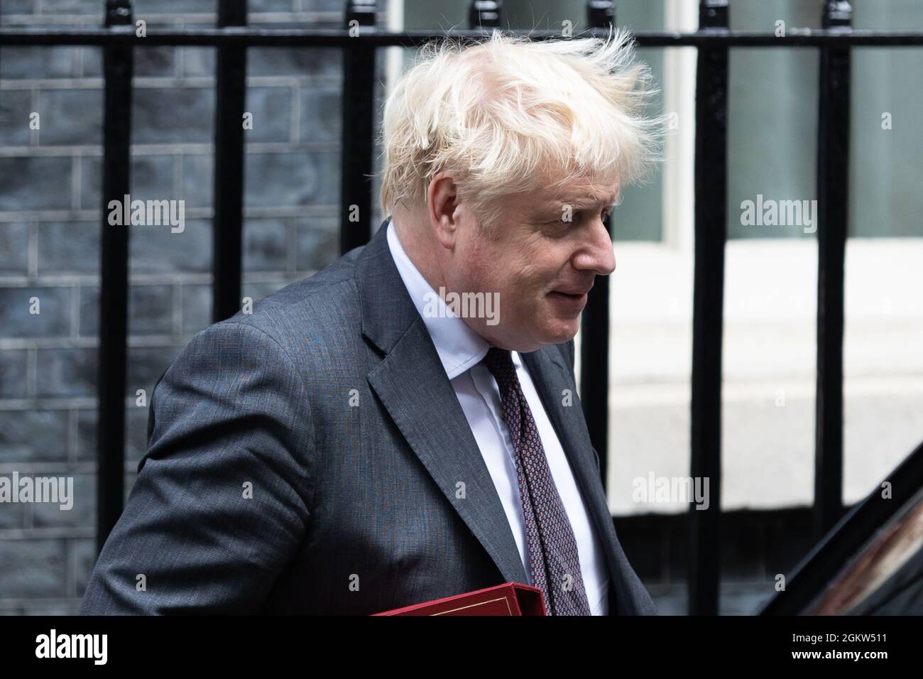 Londra, Regno Unito. 15 settembre 2021. Il primo Ministro Boris Johnson lascia Downing Street per partecipare alle Domande del primo Ministro a Londra. Credit: SOPA Images Limited/Alamy Live News Foto Stock