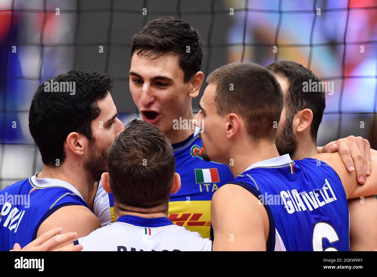 Ostrava, Repubblica Ceca. 15 settembre 2021. I giocatori italiani festeggiano durante la partita finale Italia vs Germania del Campionato europeo di Pallavolo maschile, disputata a Ostrava, Repubblica Ceca, 15 settembre 2021. Credit: Jaroslav Ozana/CTK Photo/Alamy Live News Foto Stock