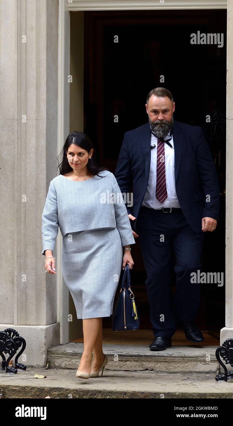 Londra, Regno Unito. 15 settembre 2021. Il primo ministro Boris Johnson detiene un rimpasto del Gabinetto nel 10 Downing Street. Priti Patel resta il segretario di casa credito: Phil Robinson/Alamy Live News Foto Stock