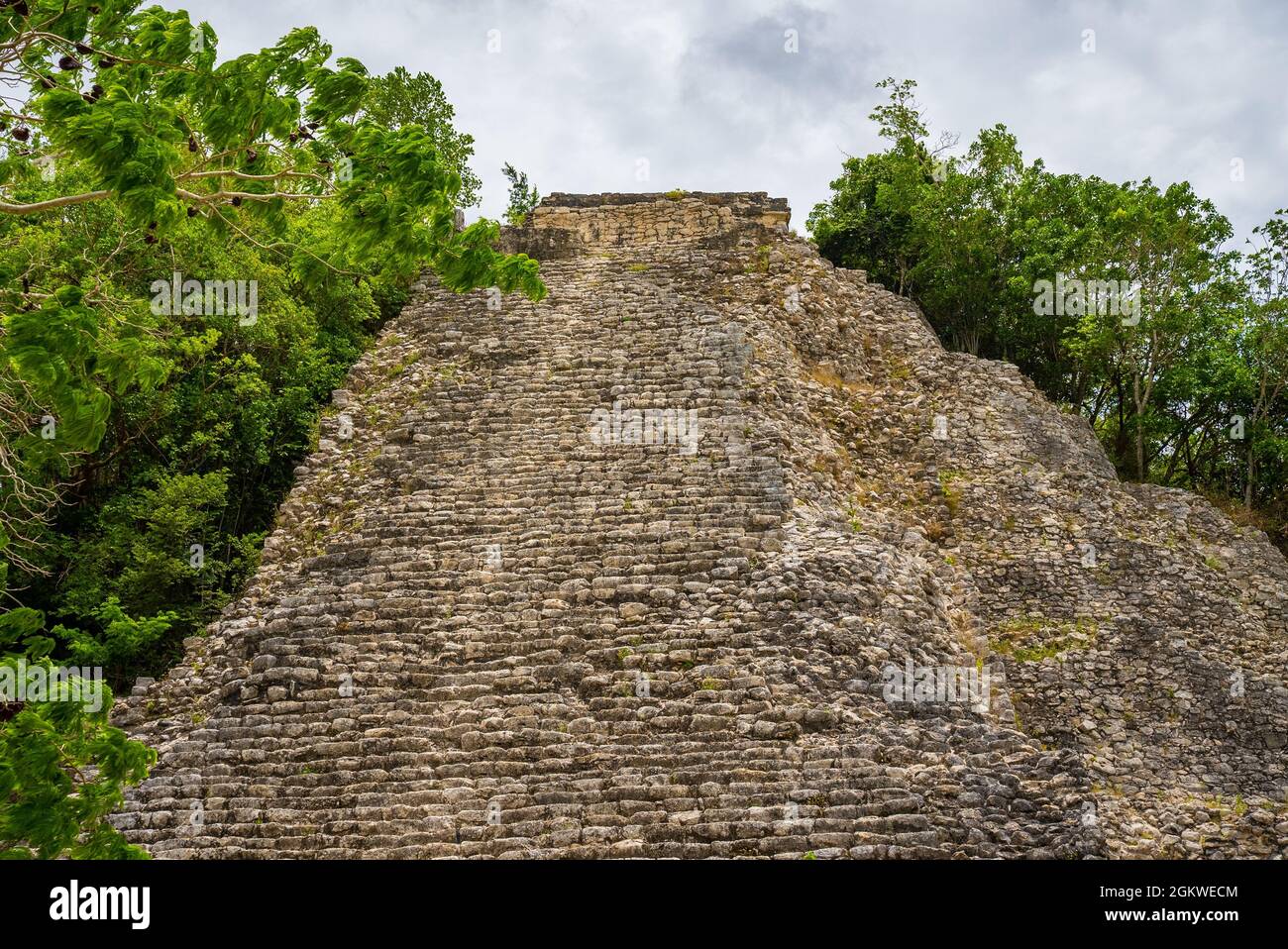 Piramide Nohoch Mul alle antiche rovine della città maya Coba Foto Stock
