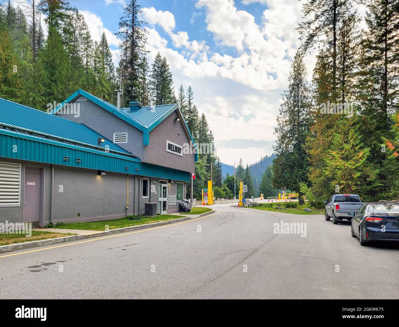 Gli Stati Uniti e il Canada hanno recentemente riaperto per il viaggio i valichi di frontiera e le dogane che vanno dagli Stati Uniti al Canada a Nelway, BC, Canada Foto Stock