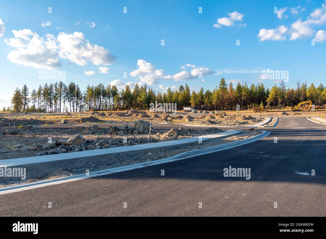 Una comunità di nuove case in una suddivisione nelle prime fasi in un sobborgo di Spokane, Washington, USA Foto Stock