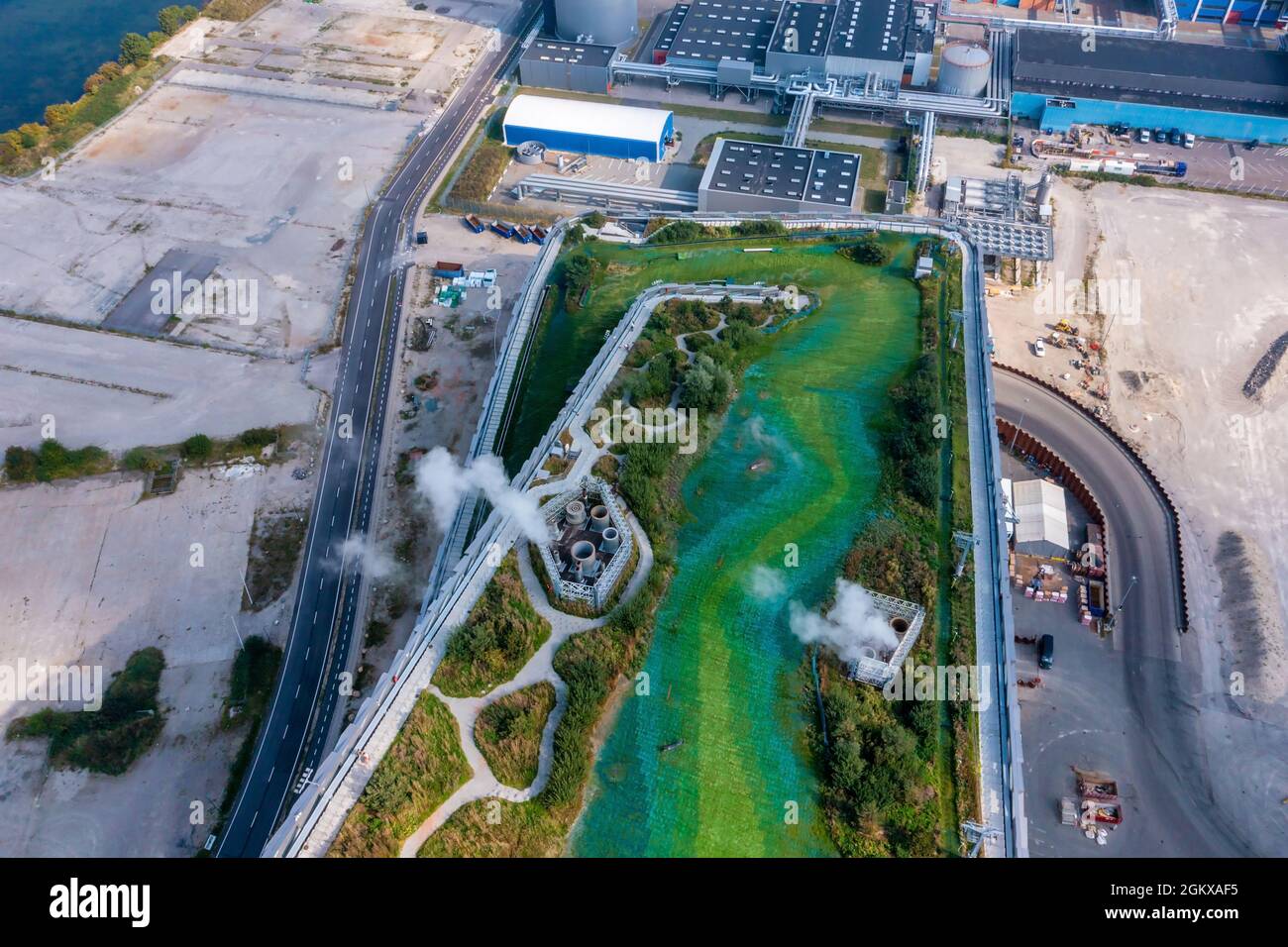 Centrale elettrica Waste-to-Energy di Copenaghen con area sciistica sul tetto Foto Stock