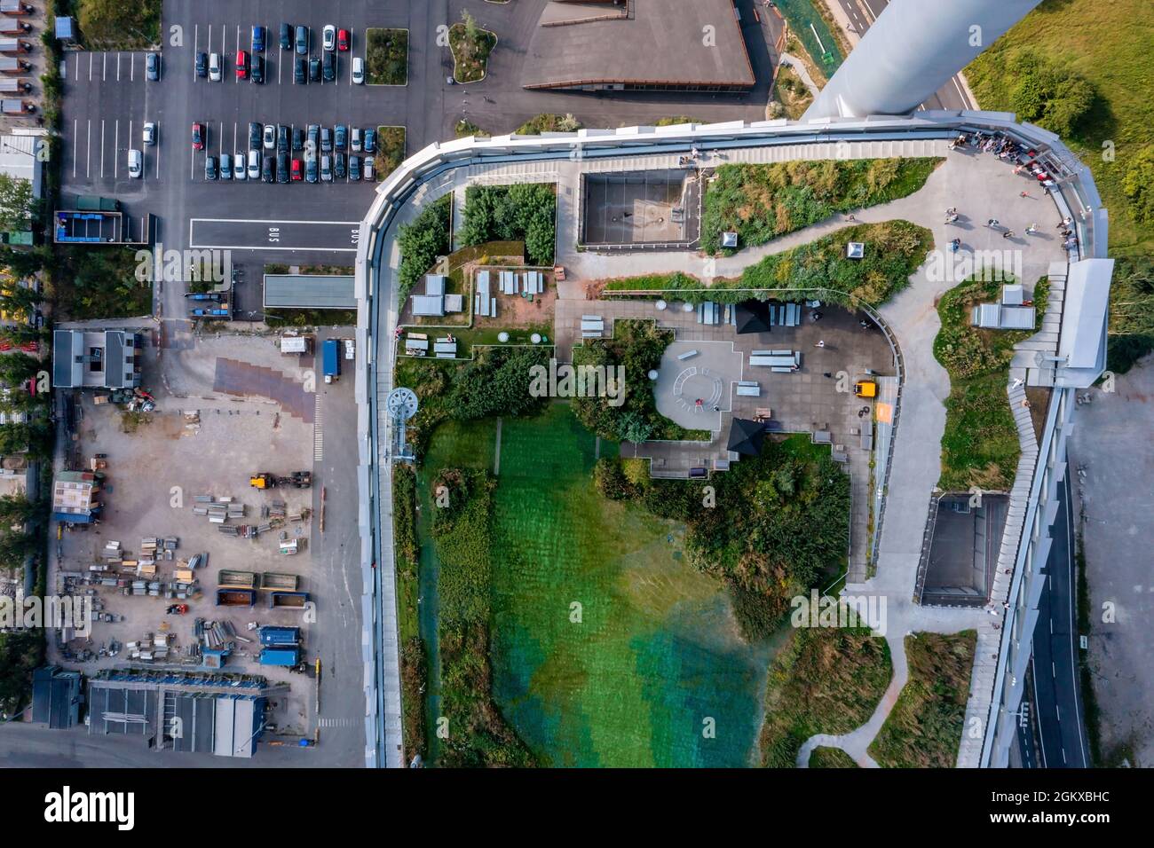 Centrale elettrica Waste-to-Energy di Copenaghen con area sciistica sul tetto Foto Stock