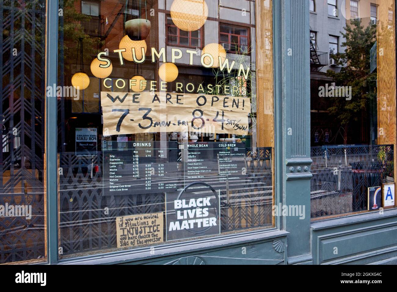 New York, NY, USA - 15 settembre 2021: Popolare caffè Greenwich Village di nome Stumptown Foto Stock