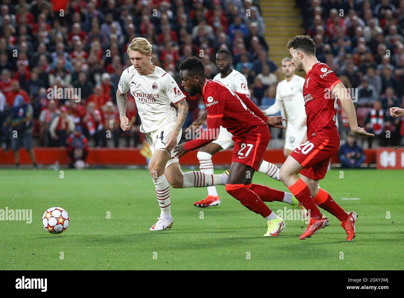 Liverpool, Regno Unito. 15 settembre 2021. Divock origi di Liverpool (27) fa una pausa. UEFA Champions League, partita gruppo B, Liverpool contro Milano all'Anfield Stadium di Liverpool mercoledì 15 settembre 2021. Questa immagine può essere utilizzata solo a scopo editoriale. Solo per uso editoriale, licenza richiesta per uso commerciale. Nessun uso in scommesse, giochi o un singolo club / campionato / giocatori pubblicazioni. pic di Chris Stading/Andrew Orchard sport fotografia/Alamy Live news credito: Andrew Orchard sport fotografia/Alamy Live News Foto Stock