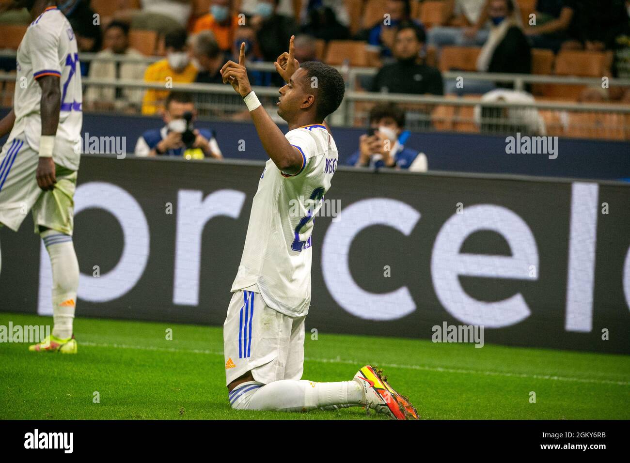 Milano, Italia - settembre 15 2021 -RODRYGO CELEBRA DOPO AVER SEGNATO IL GOL 0-1 LA VITTORIA DEL CAMPIONATO REAL Inter- Real Madrid Champions Credit: Christian Santi/Alamy Live News Foto Stock