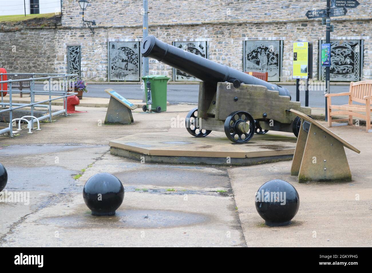 Wick, Scozia - The Old Fog Cannon, 1881 a Wick Harbour. Foto Stock