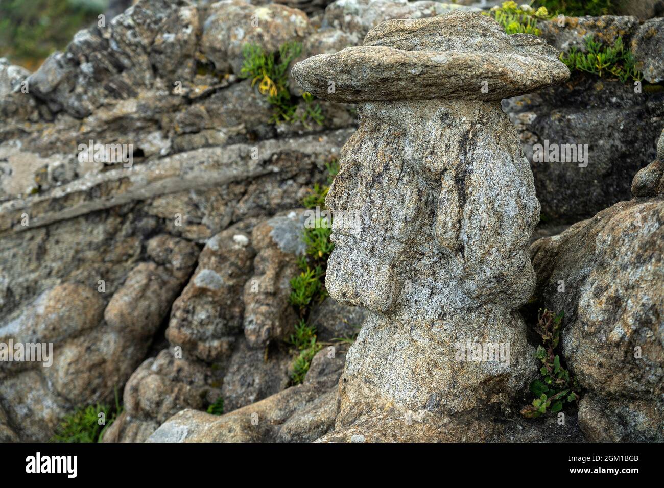 Granitskulpturen Les Roches Sculptés bei Rothéneuf, Saint Malo, Bretagne, Frankreich | rocce di granito scolpito Les Roches Sculptés a Rothéneuf, Sai Foto Stock