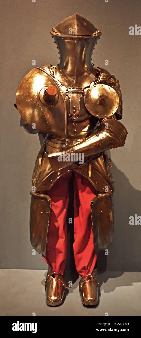Attrezzatura di imbracatura Cavallo tornei di cavalli Museo medievale collezione Hermitage (Tsars e Cavalieri, lui Romanovs amore per il Medio Evo, Signore, amore cortesemente e tornei. La Casa di Romanov, dinastia imperiale 1613 - 1917. Russia, Zar e Cavalieri russi, l'amore dei Romanov per il Medio Evo, Signore, amore cortese e tornei. La Casa di Romanov, dinastia imperiale 1613 - 1917. Russia, russo.) Foto Stock