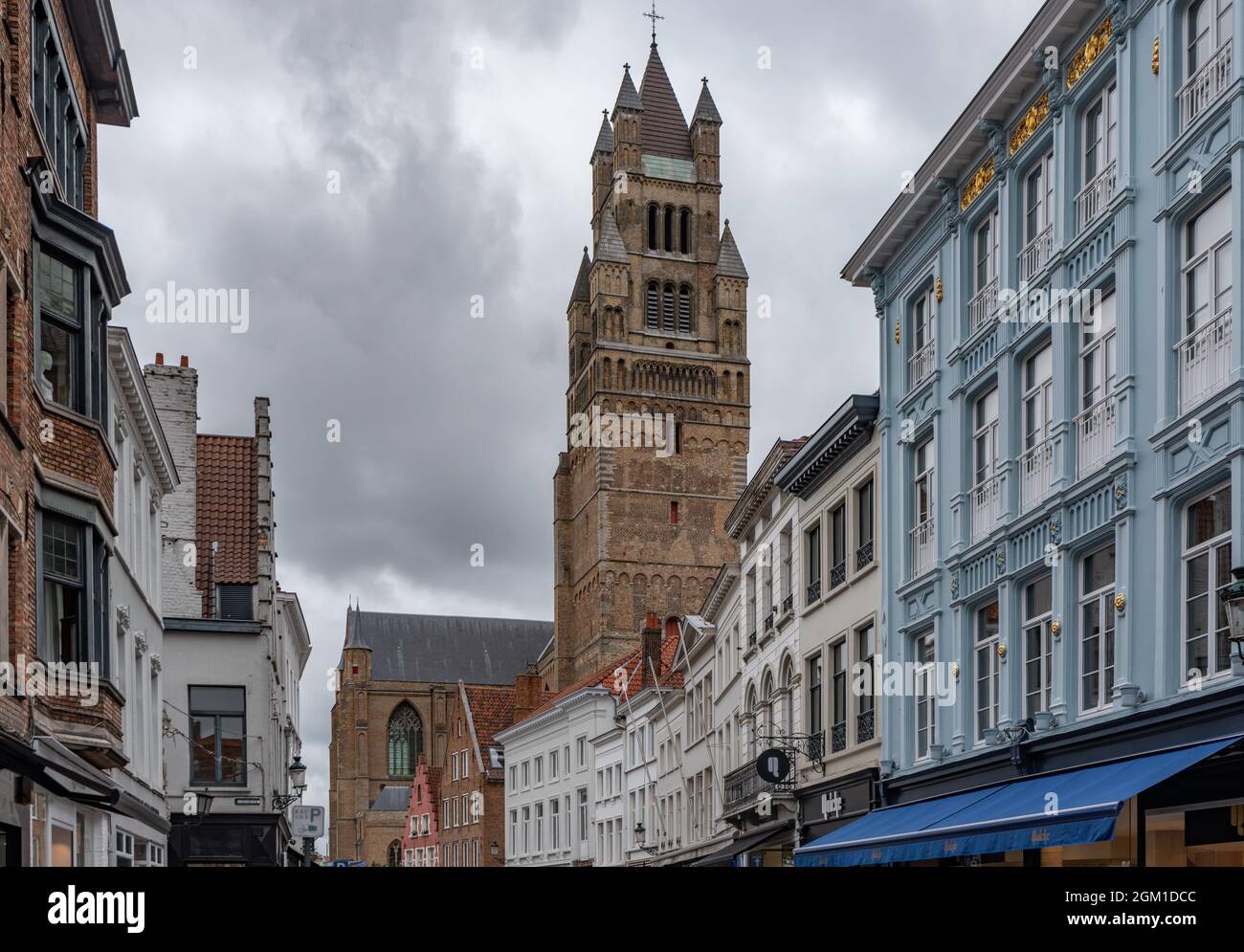 Steenstraat e St, chiesa di Salvador, Brugge-Bruges, Belgio Foto Stock