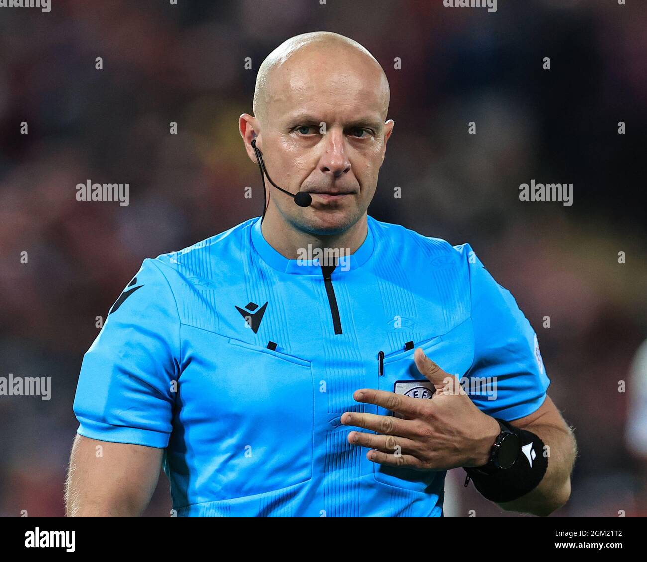 Arbitro Szymon Marciniak durante il gioco Foto Stock