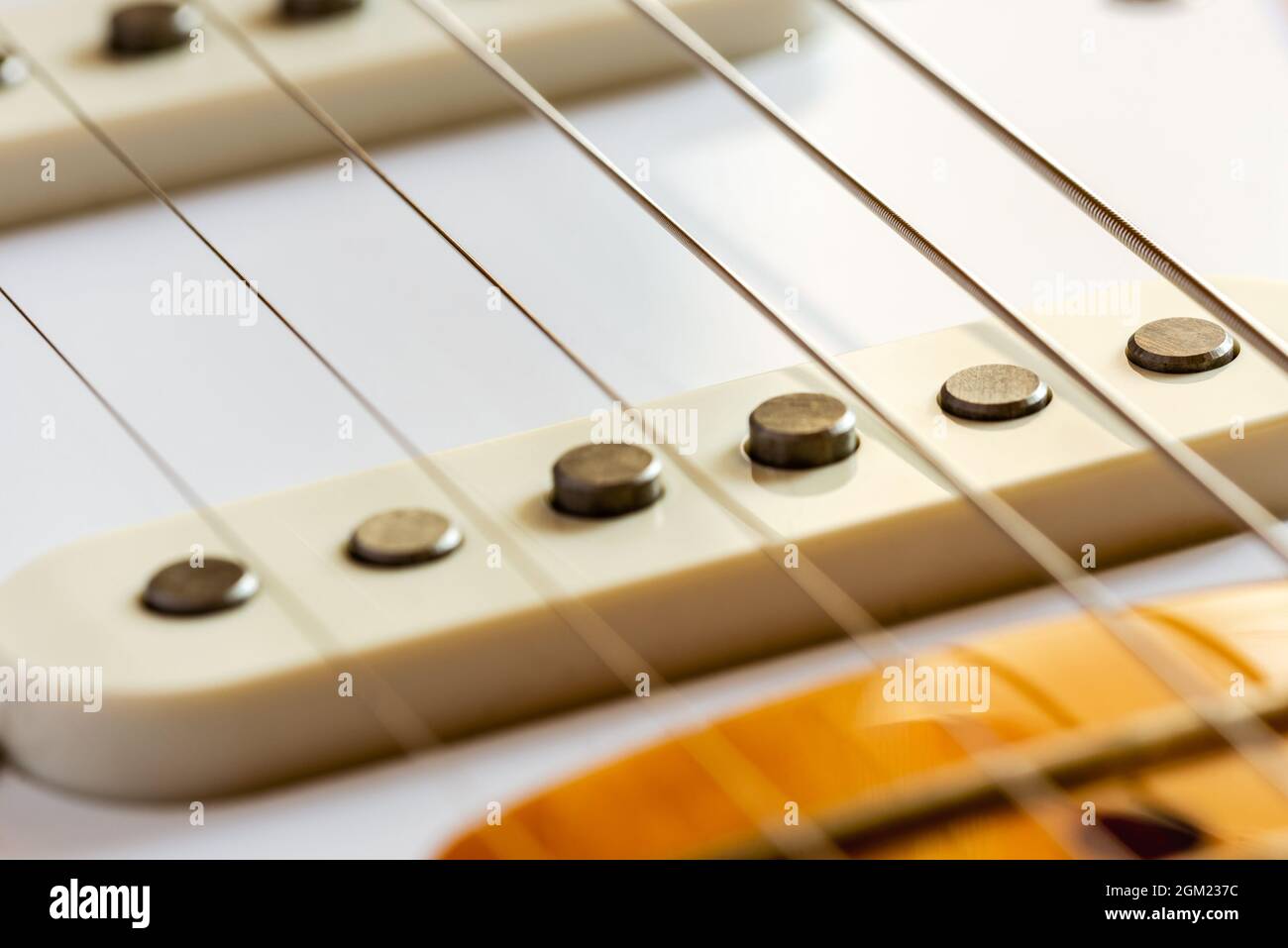 Dettaglio del pickup a bobina singola di una chitarra elettrica Foto stock  - Alamy