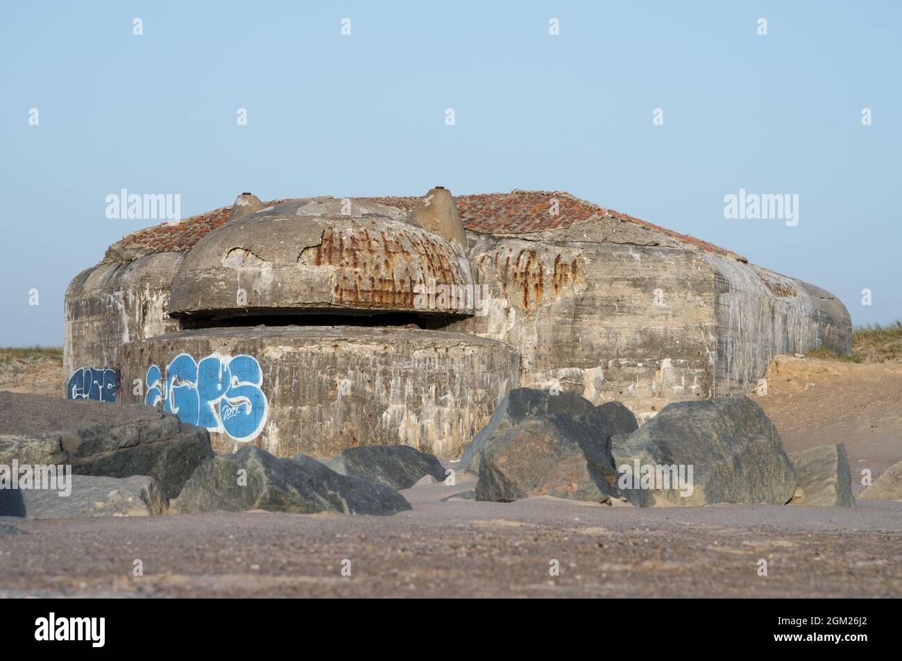 Vicino al mare del nord abbandonati i bunker della seconda Guerra Mondiale rimane Foto Stock Vicino al mare del nord abbandonati i bunker della seconda Guerra Mondiale rimane Foto Stock