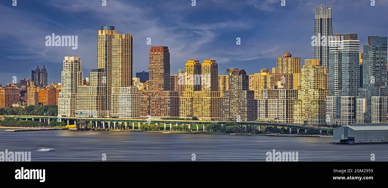 Upper West Side NYC - Vista panoramica dell'Uptown Manhattan, skyline di New York. Questa immagine è disponibile anche in bianco e nero. Per visualizzare Aggiungi Foto Stock