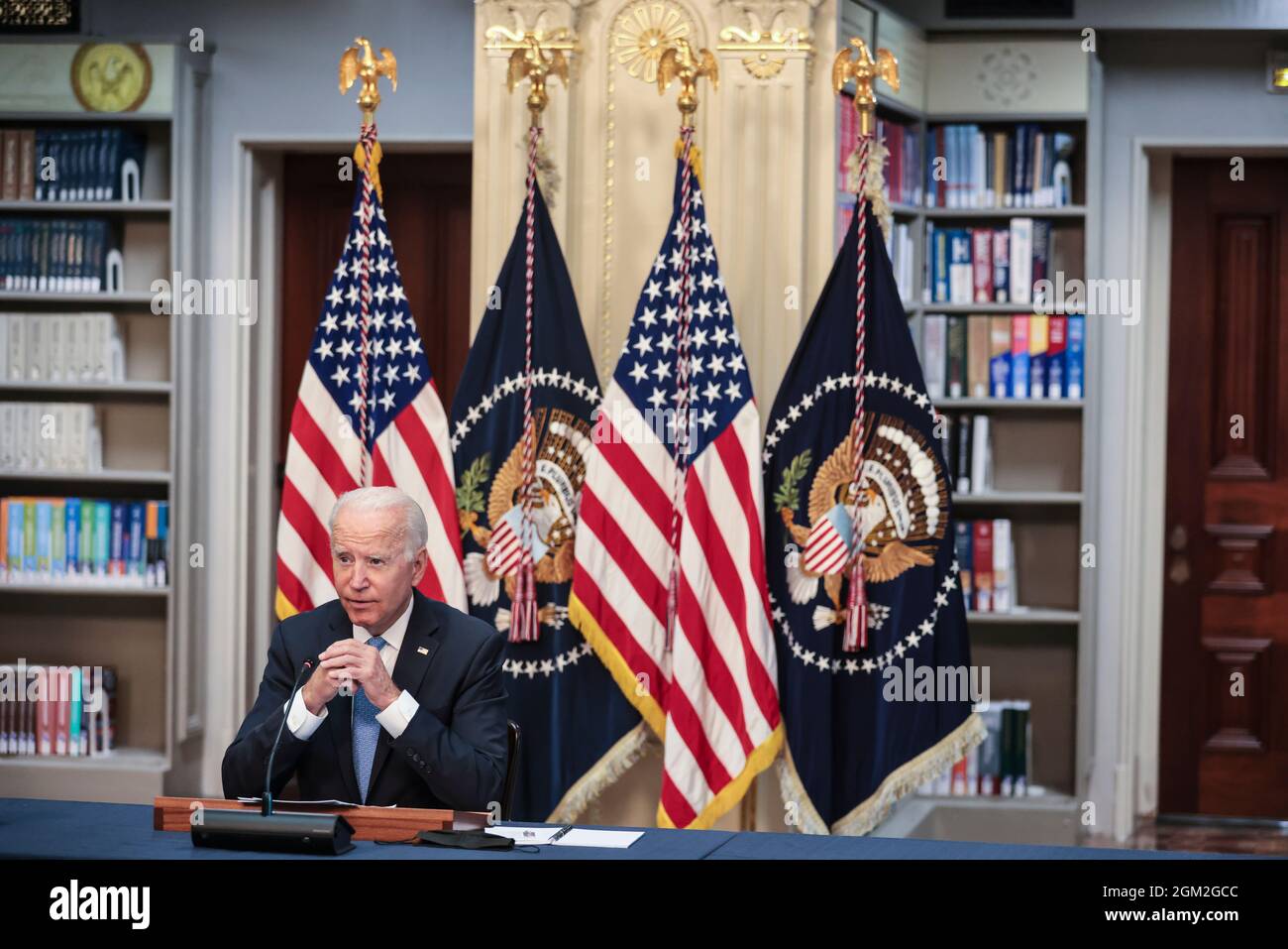 Il Presidente Joe Biden ha presentato osservazioni su un'iniziativa di sicurezza nazionale il 15 settembre 2021 nella Sala Est della Casa Bianca a Washington, DC. Credit: Oliver Contreras/Pool via CNP /MediaPunch Foto Stock