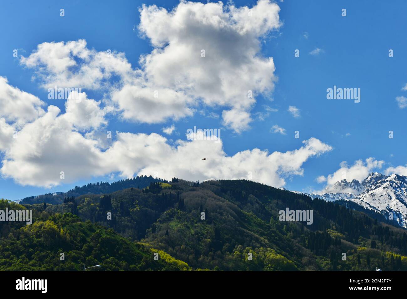 Montagne e cielo, orisontale, orientamento paesaggistico, spazio per il testo Foto Stock