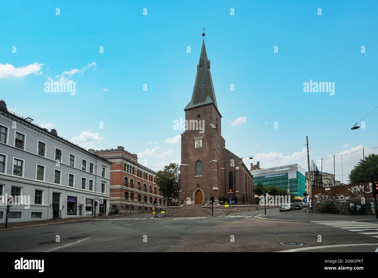 Oslo, Norvegia. Settembre 2021 la vista esterna della Cattedrale cattolica di San Olav sul centro della città Foto Stock
