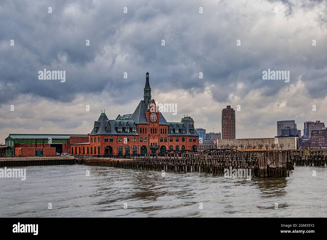 CRRNJ Central Railroad del New Jersey - Vista esterna della CRRNJ, conosciuta anche come il Terminal Communipaw nel Liberty state Park a Jersey City, New Jers Foto Stock