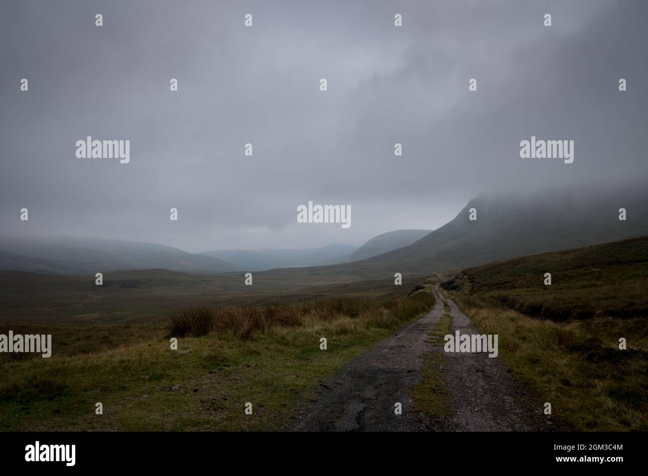 Strada remota nelle Highlands scozzesi Foto Stock