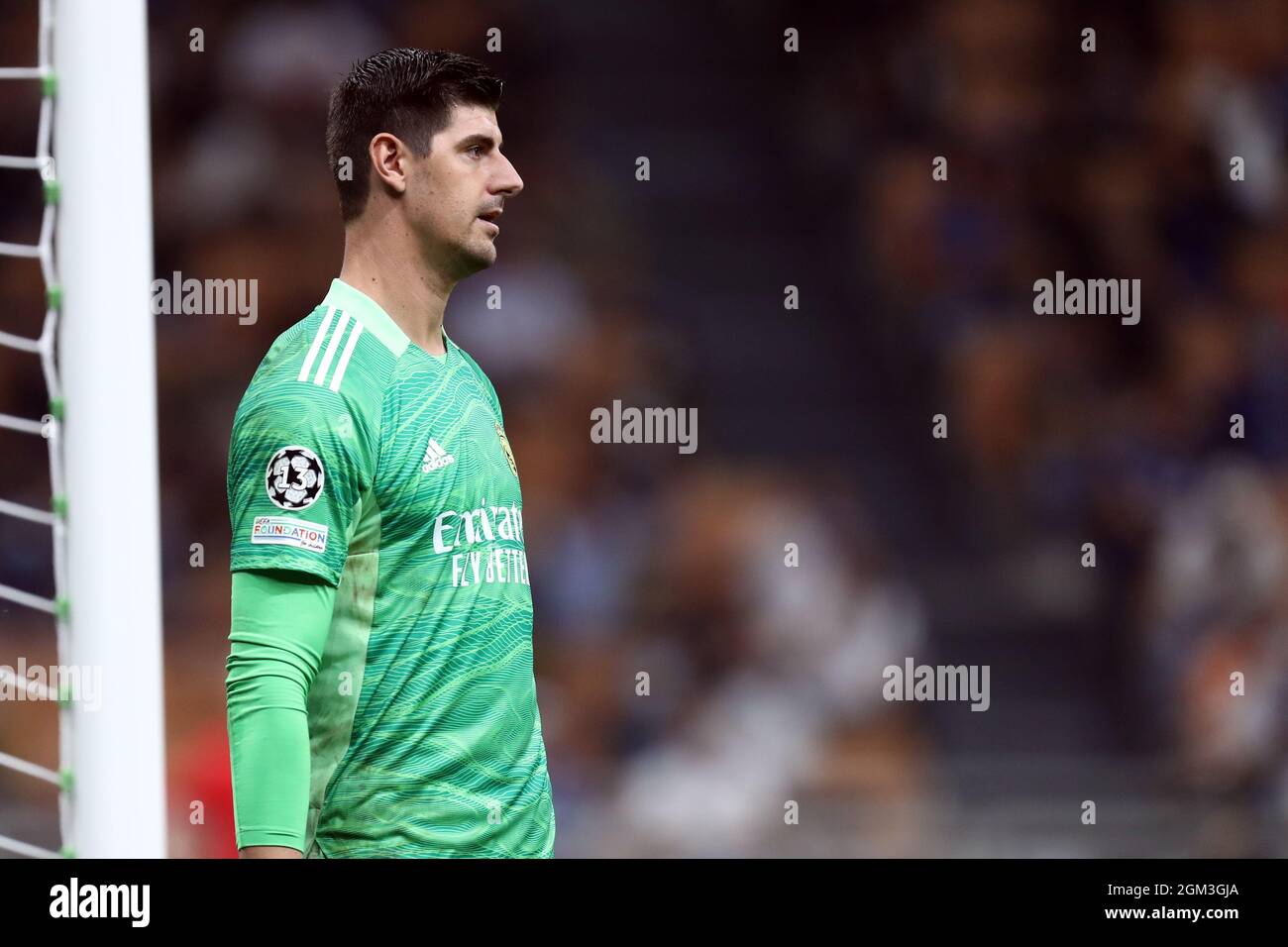 Thibaut Courtois del Real Madrid cf si presenta durante la partita del gruppo D della UEFA Champions League tra FC Internazionale e Real Madrid FC . Foto Stock