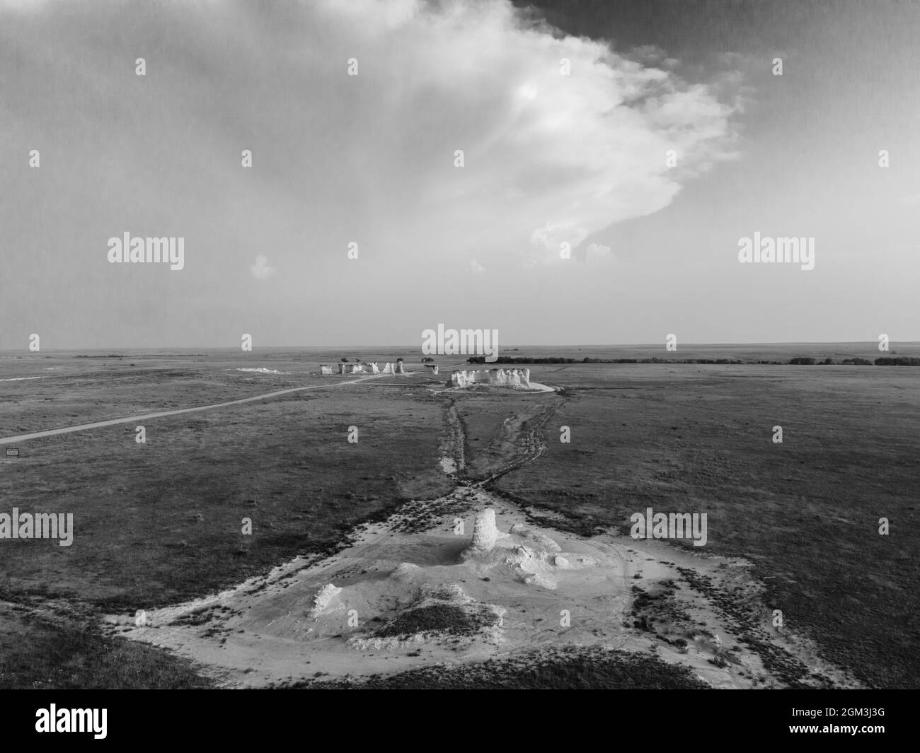 Monument Rocks National Natural Landmark, un'area di formazioni di gesso erose sulle Great Plains, vicino a Scott City, Kansas, USA, in una bella estate Foto Stock