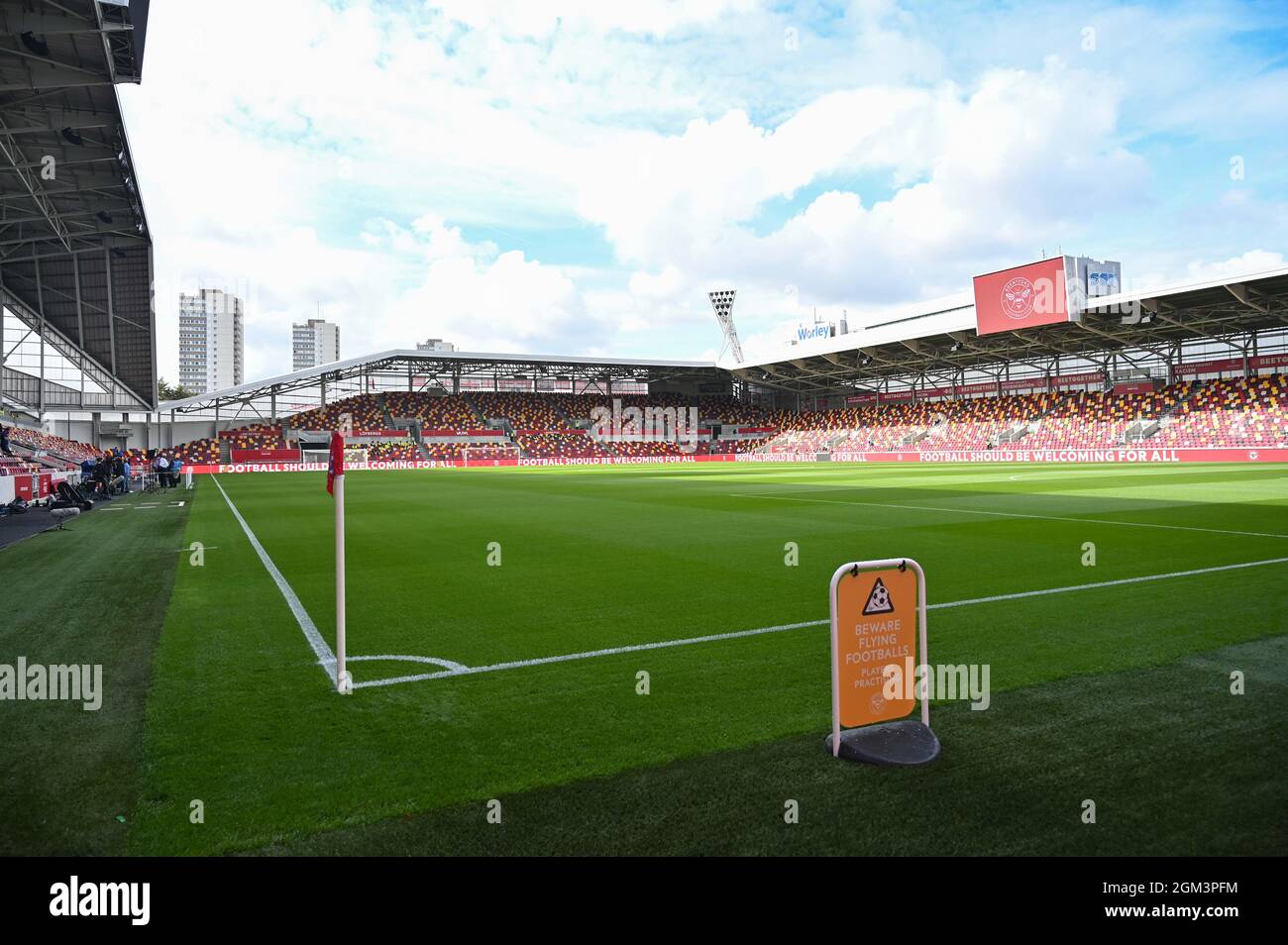 Tranquillo all'interno dello stadio prima della partita della Premier League tra Brentford e Brighton e Hove Albion al Brentford Community Stadium , Londra , Regno Unito - 11 settembre 2021 - solo per uso editoriale. Nessun merchandising. Per le immagini Football si applicano restrizioni fa e Premier League inc. Nessun utilizzo di Internet/cellulare senza licenza FAPL - per i dettagli contattare Football Dataco Foto Stock