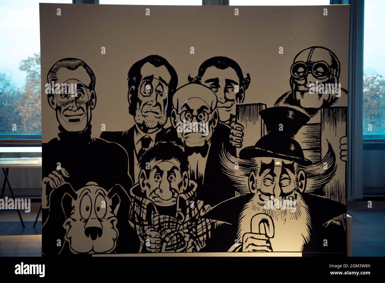 Un'immagine di un muro con personaggi fumetti Alan Ford Foto Stock