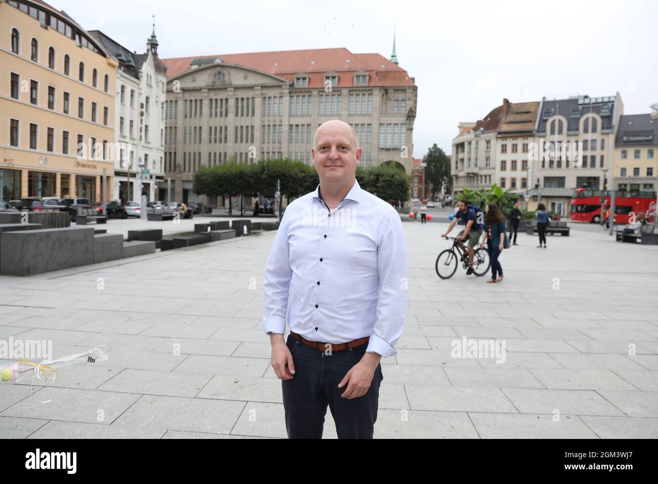 Henning Homann, Generalsekretär der SPD Sachsen, bei der Wahlkampfveranstaltung 'Pizza & Politik' auf dem Marienplatz. Görlitz, 16.09.2021 Foto Stock