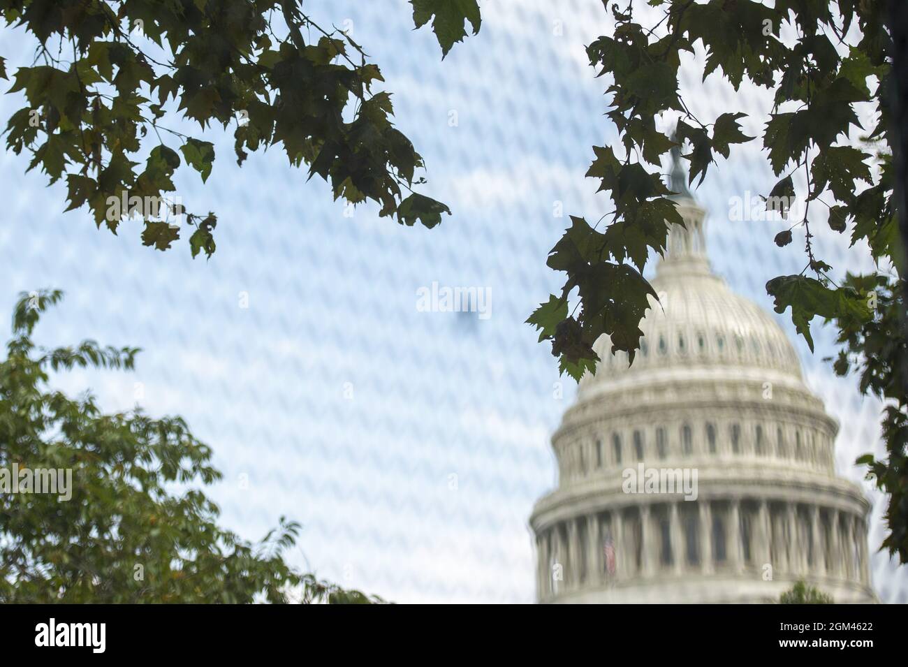 Washington, Stati Uniti. 16 settembre 2021. Recinti sono reinstallati intorno al Campidoglio degli Stati Uniti davanti al rally 'Justice for J6' a Washington, DC., giovedì 16 settembre 2021. Il rally di estrema destra, previsto per il 18 settembre, chiede il rilascio di persone arrestate dopo le manifestazioni del 6 gennaio. Foto di Bonnie Cash/UPI Credit: UPI/Alamy Live News Foto Stock